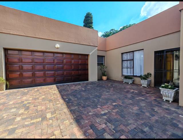 3 BEDROOM TOWNHOUSE SOLD IN THREE RIVERS